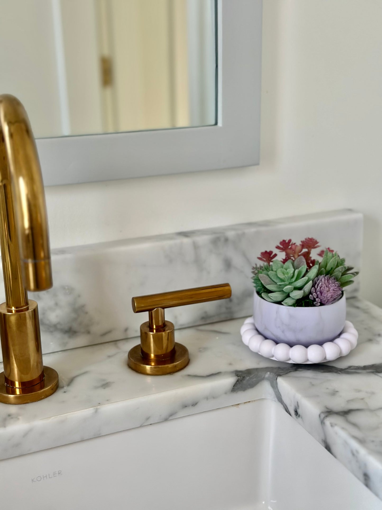 THE MINI MARBLE PLANTER