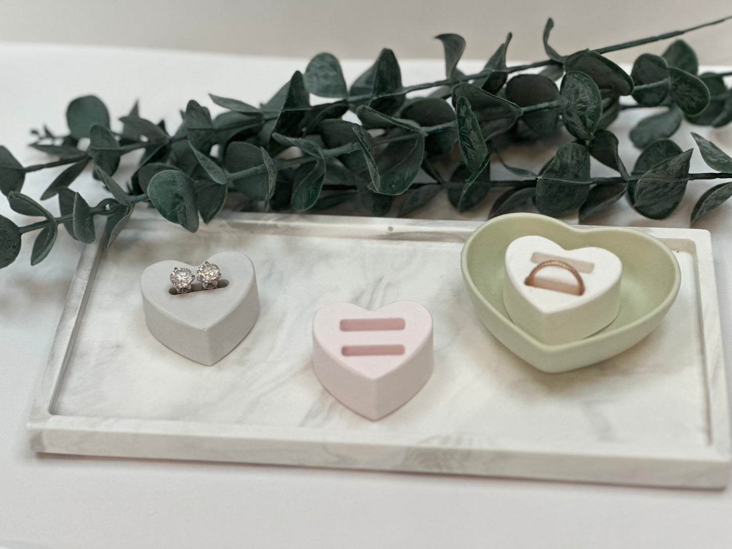 THE REMI RING HOLDER