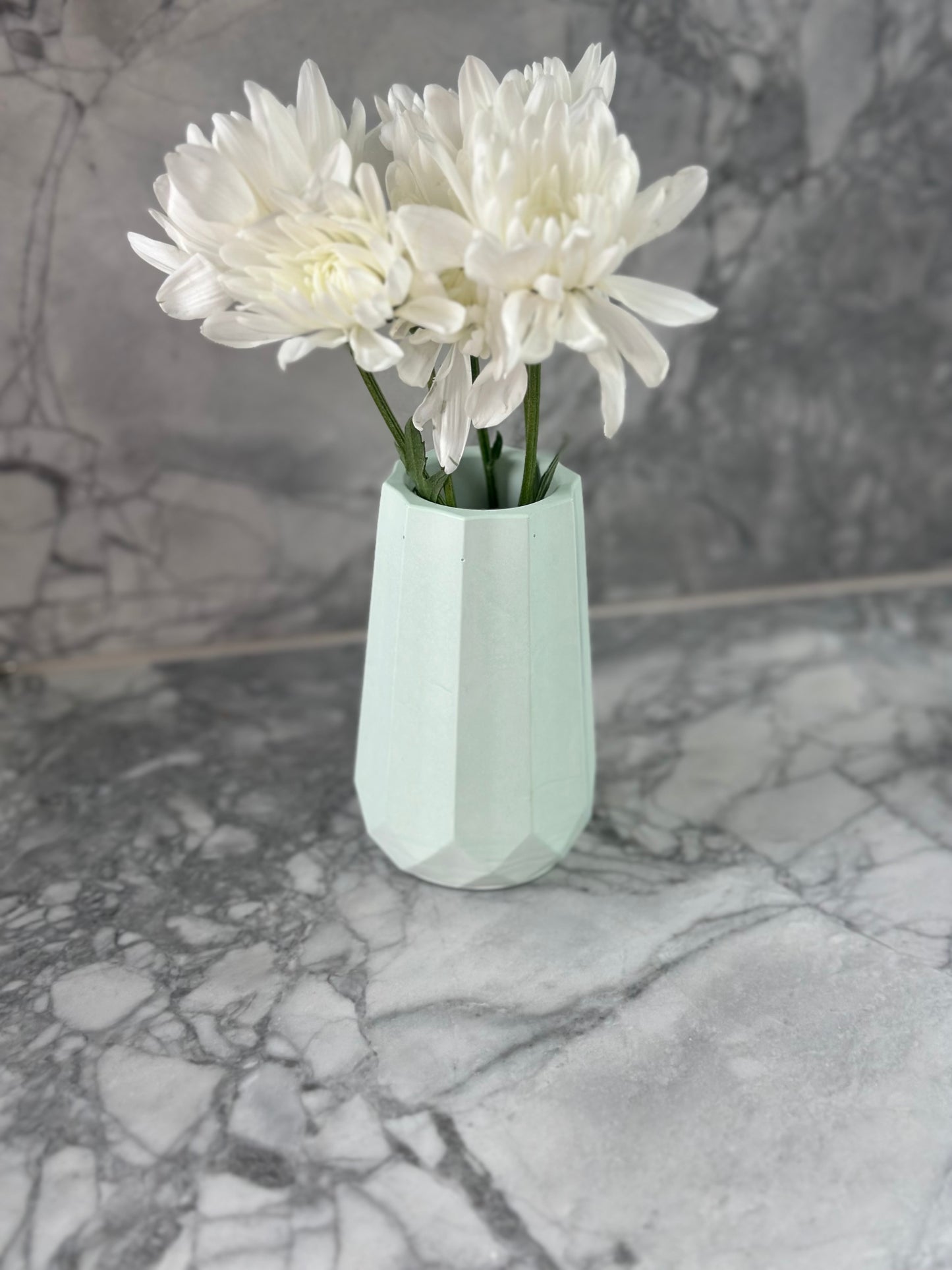 THE ALEXIS VASE