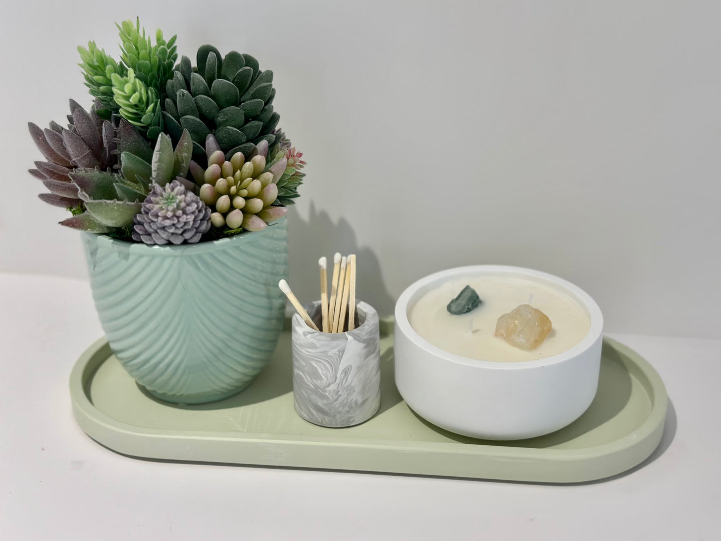 THE MIA CANDLE