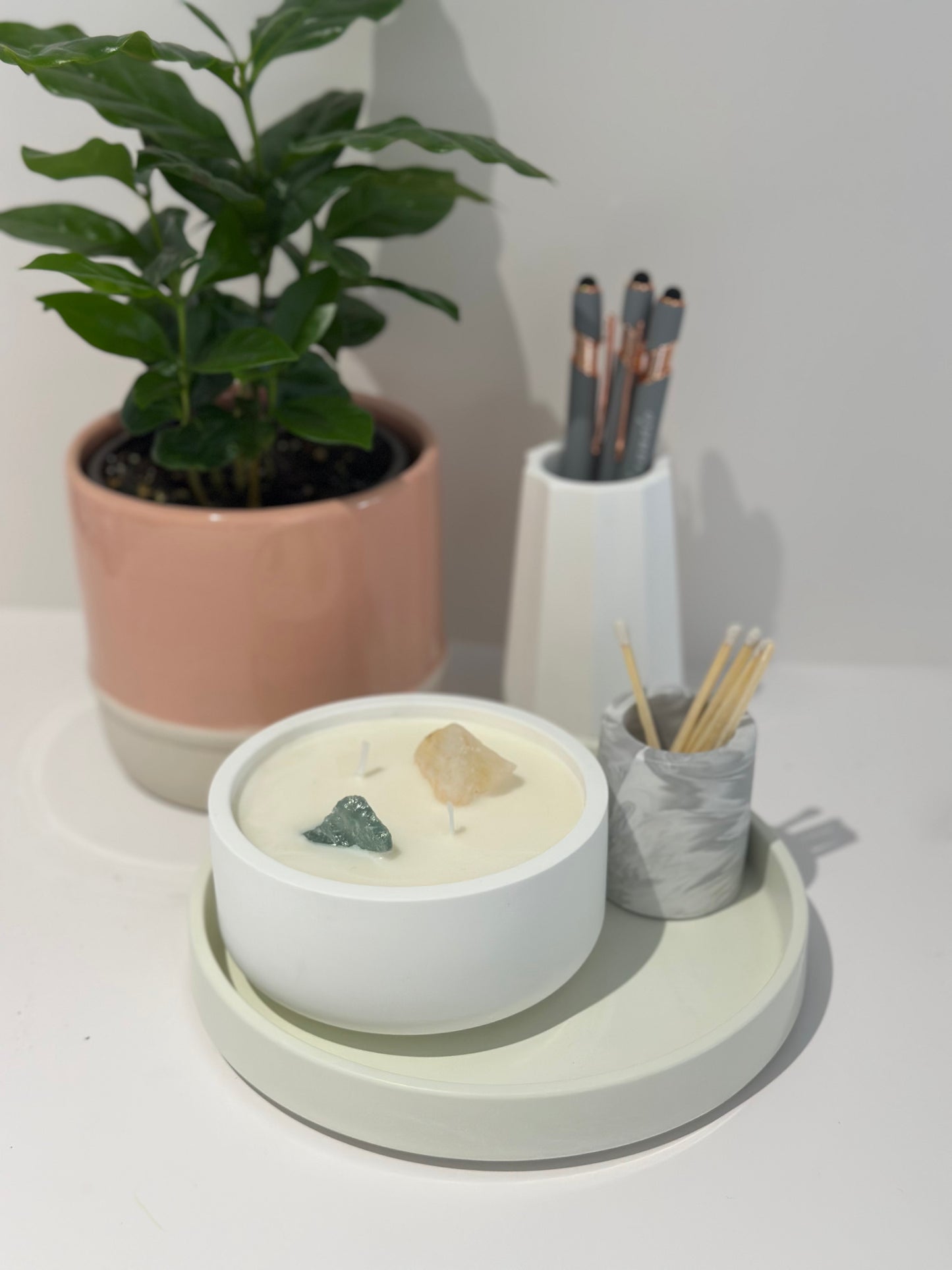 THE MIA CANDLE