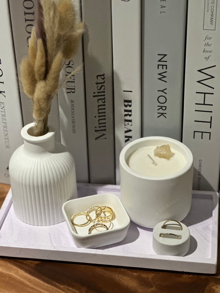 THE REMI RING HOLDER