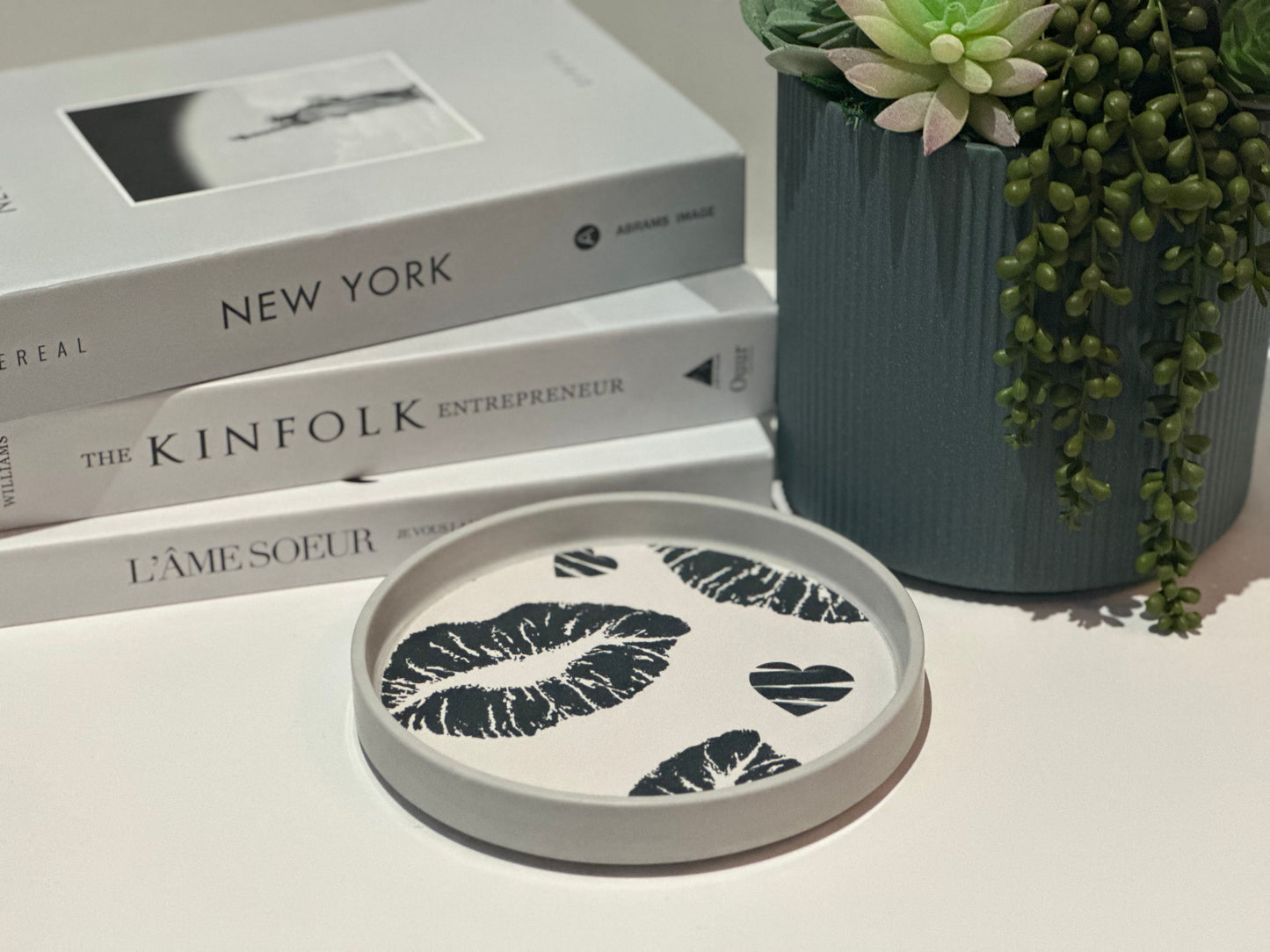 THE OLIVIA TRAY